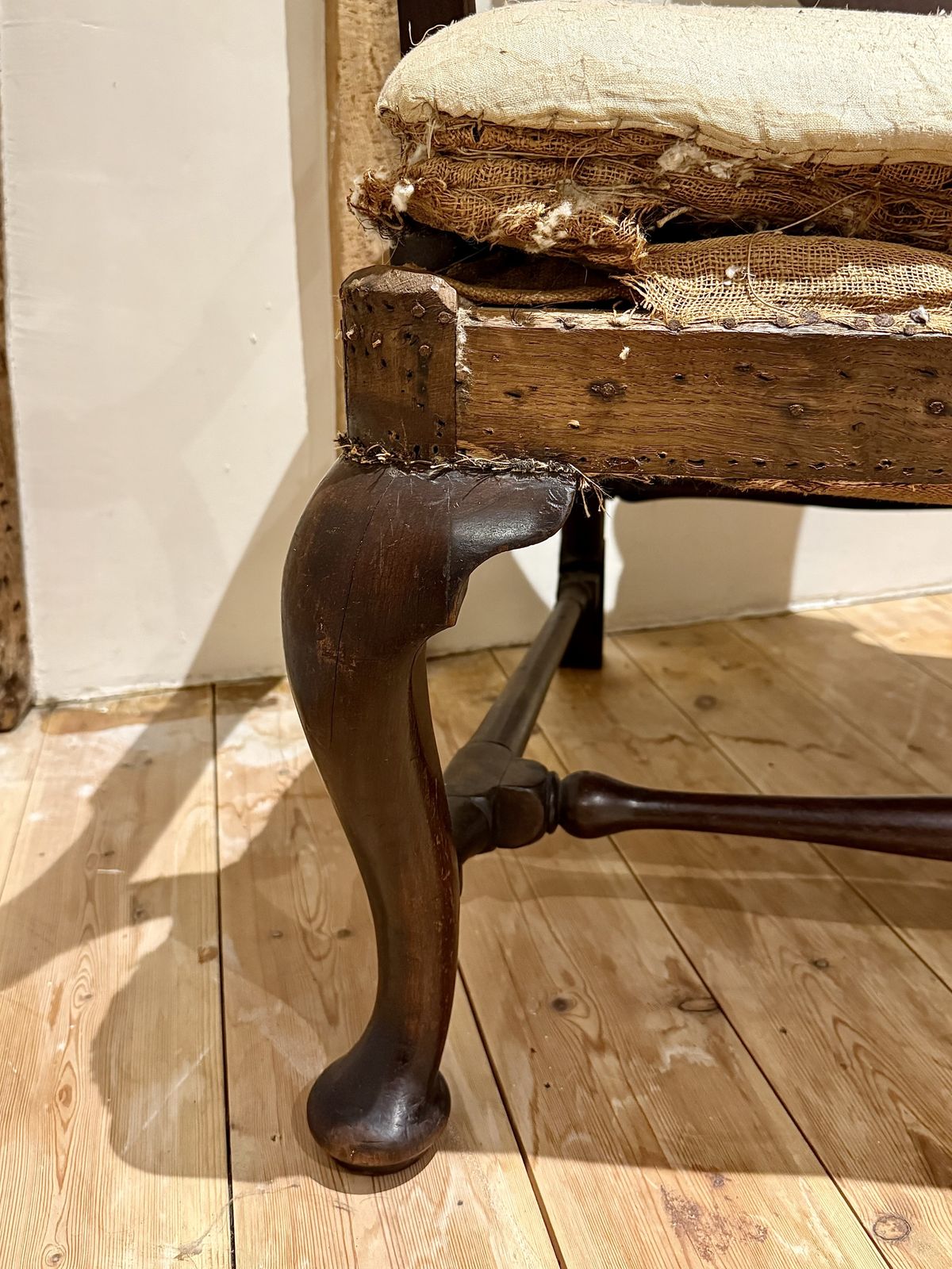 Rare Large Antique George I Walnut Oversized Splat Back Armchair photo for sale