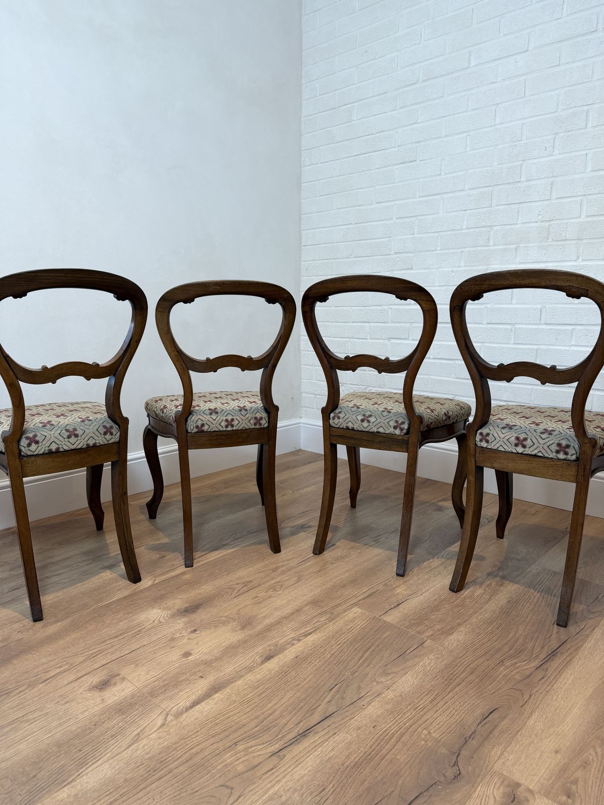 Late 19th – Early 20th Century Set Of 4 Balloon Back Chairs photo vinterior