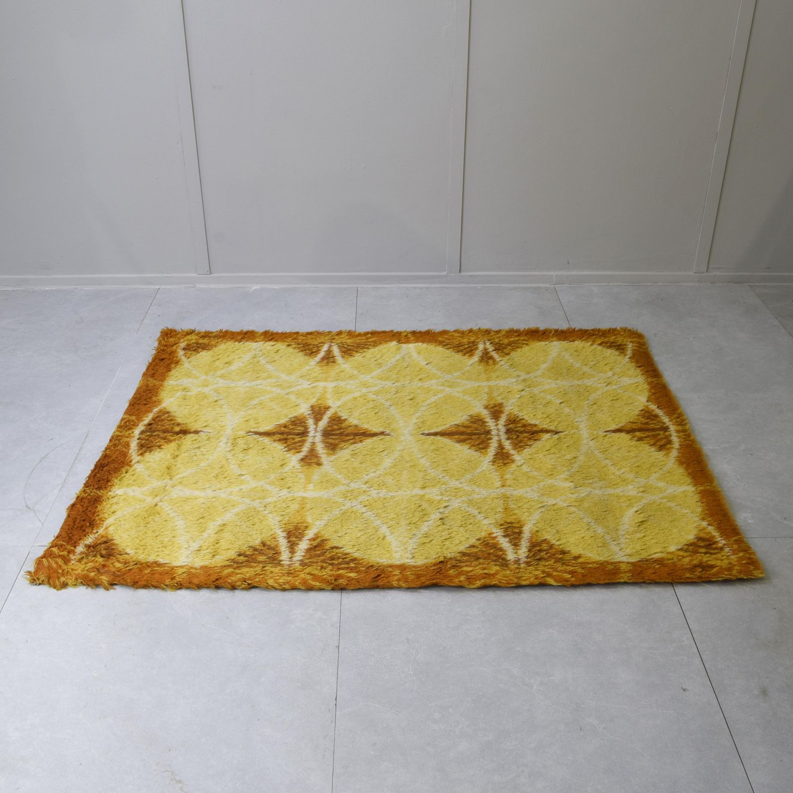 Tappeto Rya Rettangolare Con Forme Geometriche Anni 70 photo Textiles