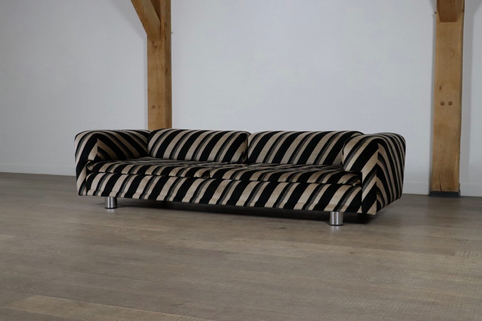 Howard Keith 'Diplomat' Sofa For Hk Furniture photo 6850.0