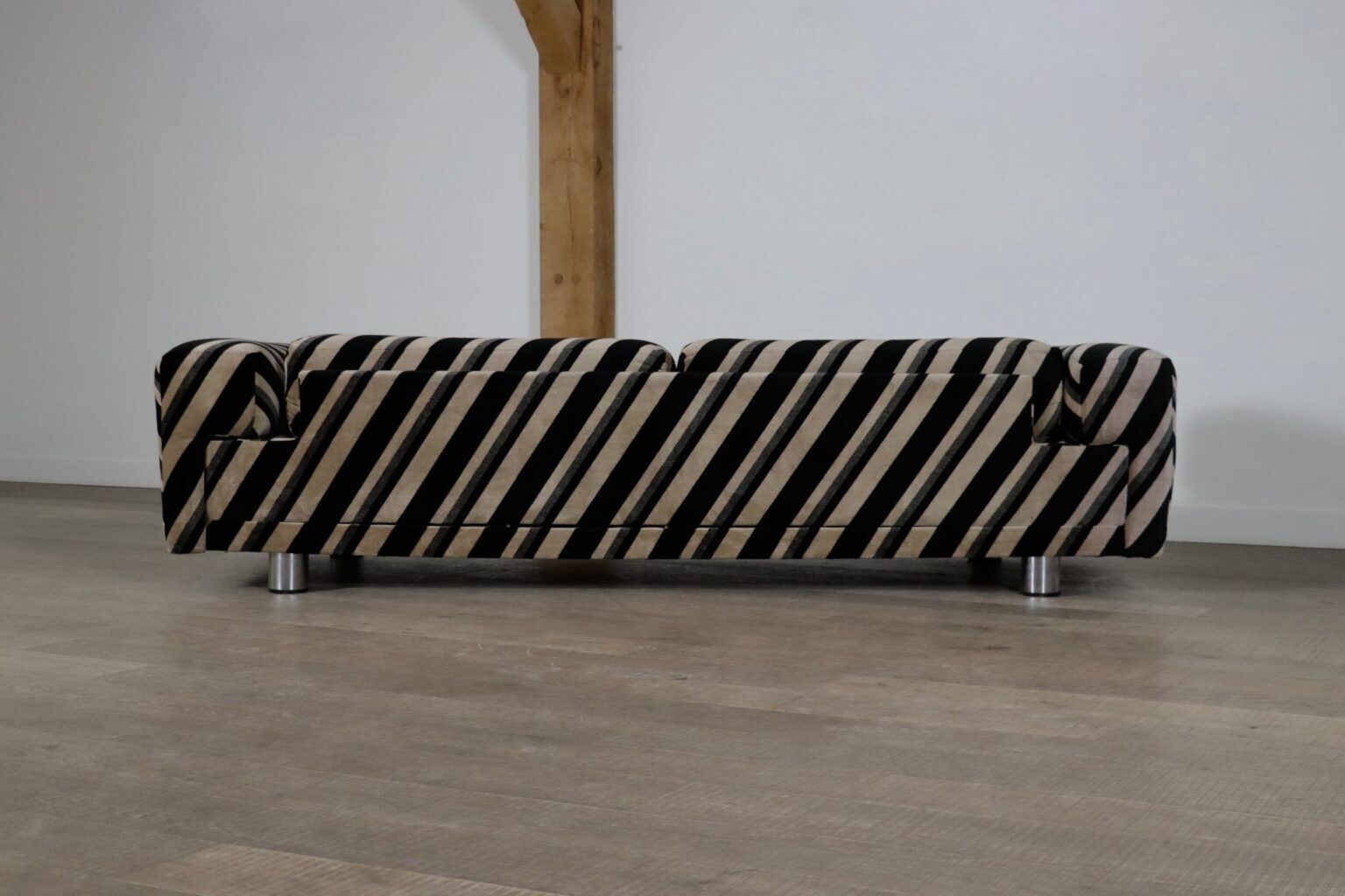 photo furniture Howard Keith 'Diplomat' Sofa For Hk Furniture