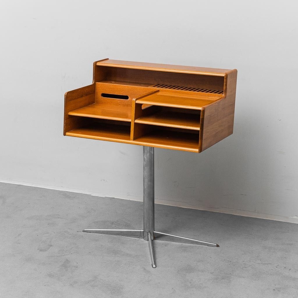Fimsa Coffee Table On Metal Pedestal, 1960s Vintage Modern Antiques