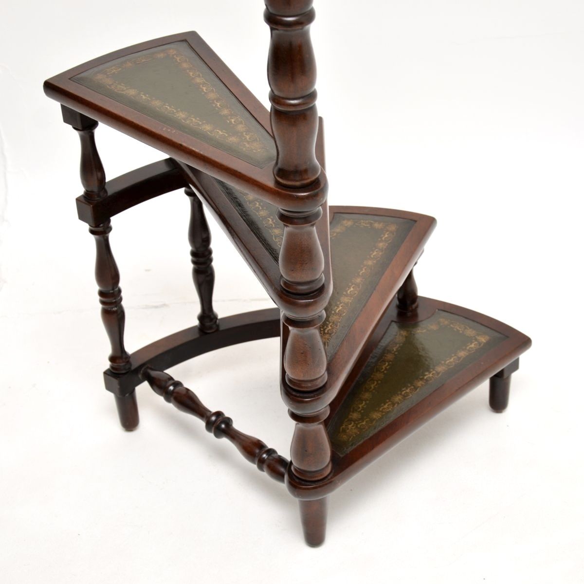photo furniture Antique Mahogany And Leather Library Steps