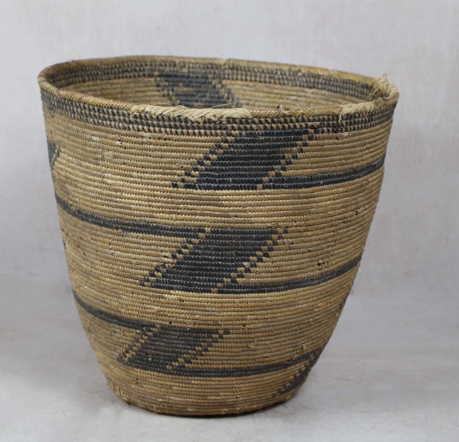 Vintage Tutsi Basket   Rwanda   106.7 photo for sale