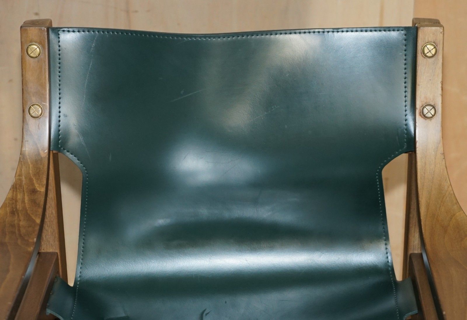 Suite Of Four Rrp £5,240 Old Livoni Walnut Framed Green Saddle Leather Armchairs photo vinterior