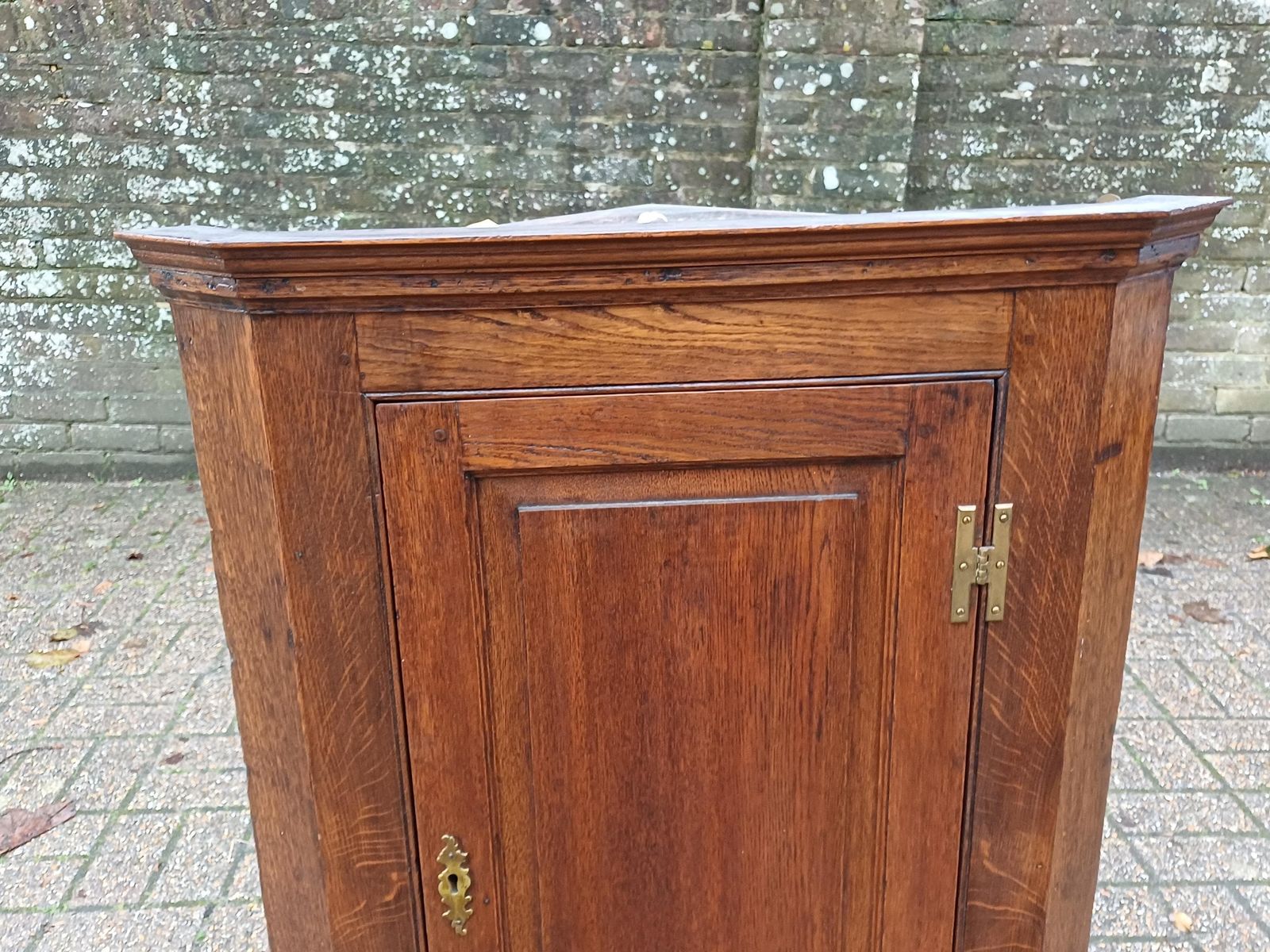 Antique Oak Corner Wall Cupboard C.1900 Solid Oak Panel Door Georgian Style Brass Hinges Original Key Shaped Shelved photo vinterior