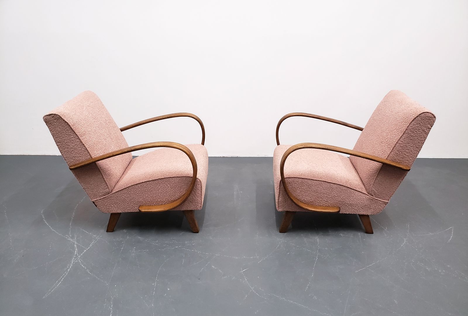 1930 Jindrich Halabala Bentwood Armchair In Pink Boucle photo vintage