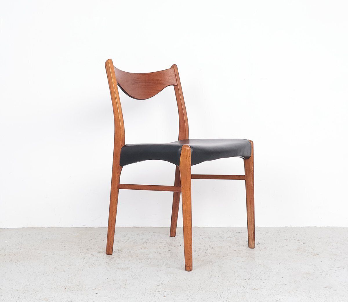 Teak And Leather Chairs By Arne Wahl Iversen For Glyngøre Stolefabrik, 1960s, Set Of 3 photo 1301.0