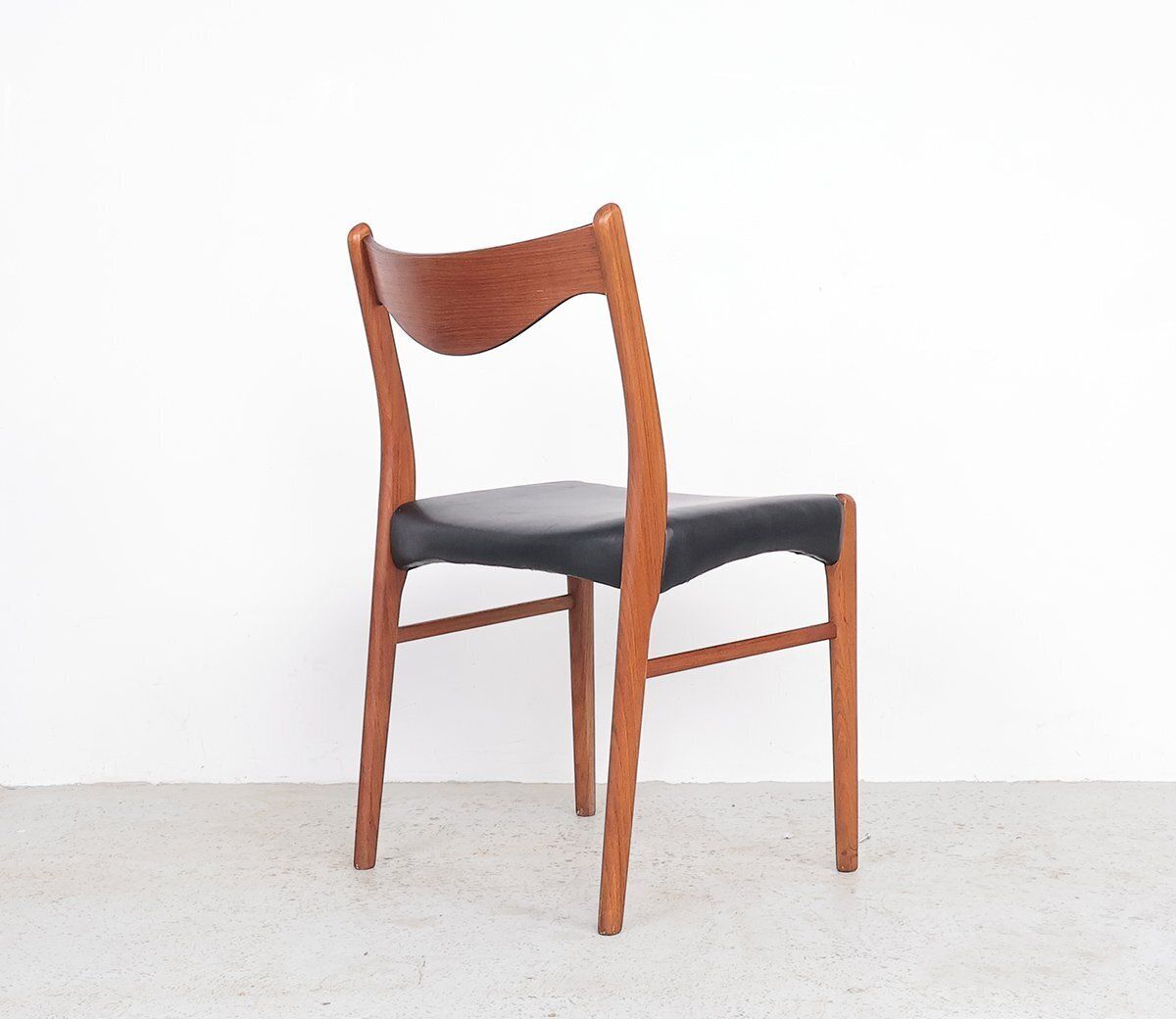 Teak And Leather Chairs By Arne Wahl Iversen For Glyngøre Stolefabrik, 1960s, Set Of 3 photo buy