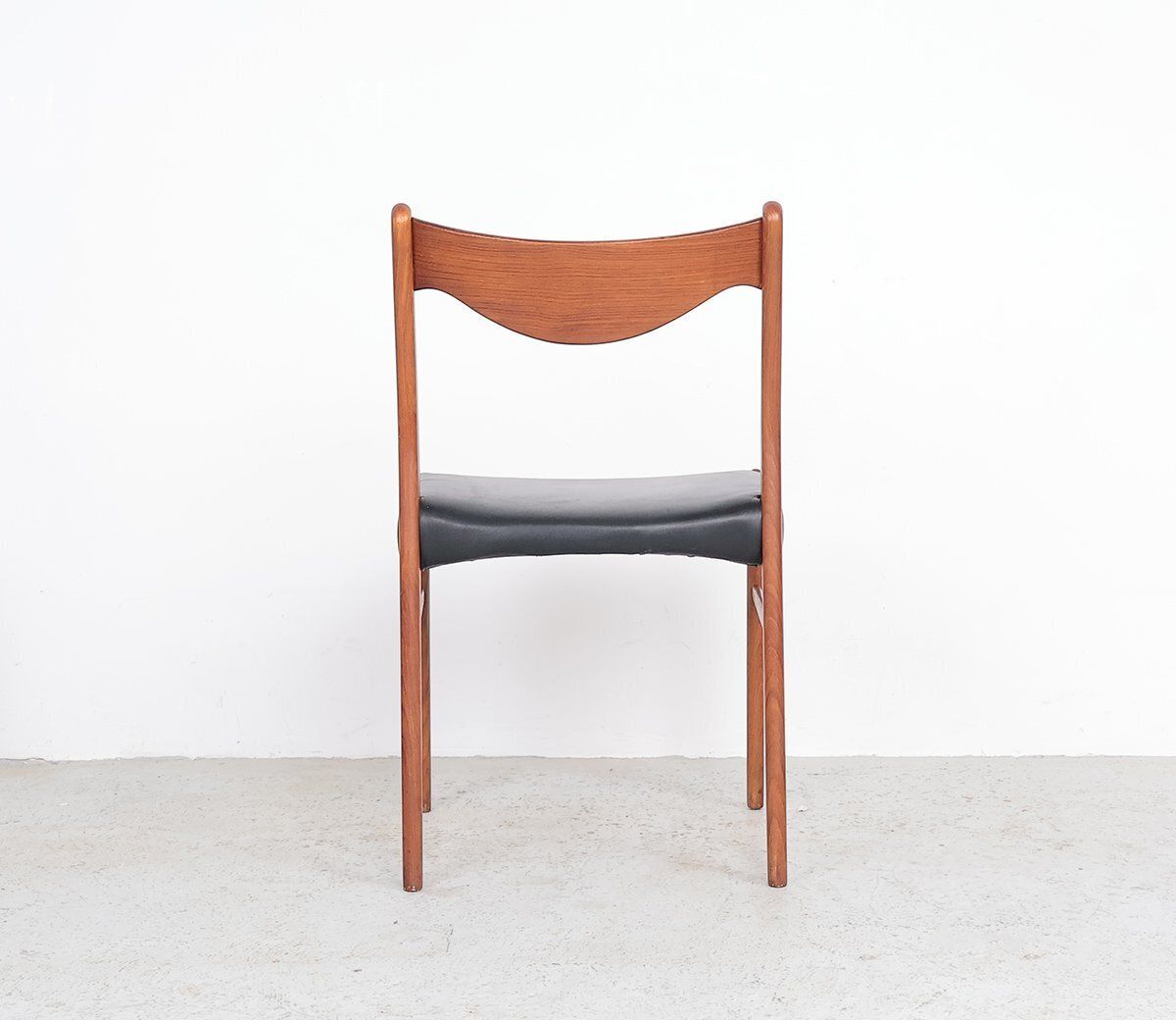 Teak And Leather Chairs By Arne Wahl Iversen For Glyngøre Stolefabrik, 1960s, Set Of 3 photo vintage