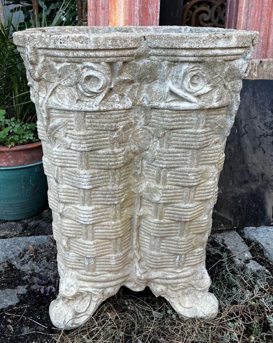 Coppia Di Vasi In Cemento, Decorati A Quadrifoglio Intrecciato, Italia photo Home Decor
