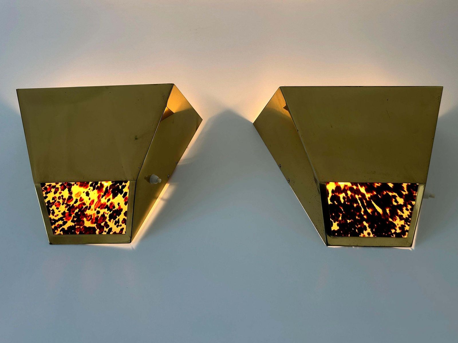 Set Of Two Elegant Mid Century Brass Sconces By Vereinigte Werkstätten 1970s photo vinterior