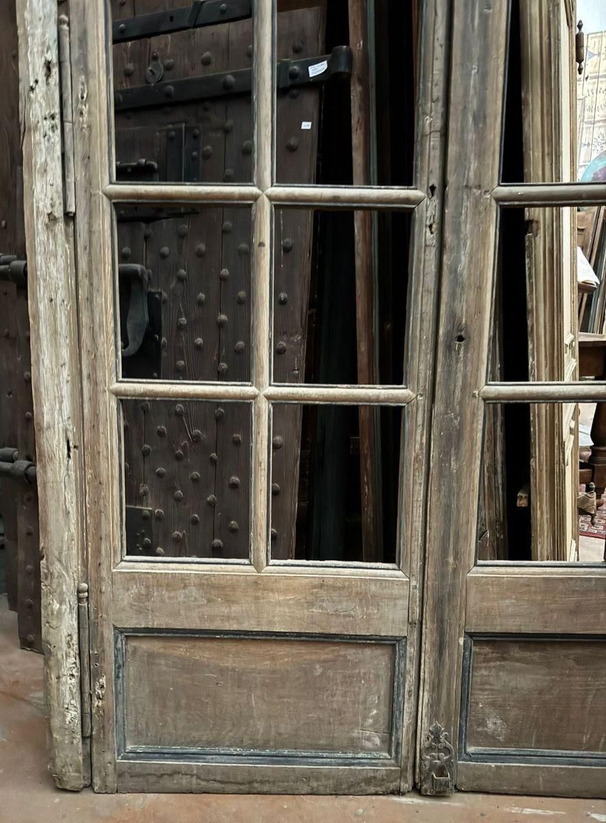 Porta A Vetri In Legno Di Rovere, Due Battenti Con Montanti Laterali, Italia photo for sale