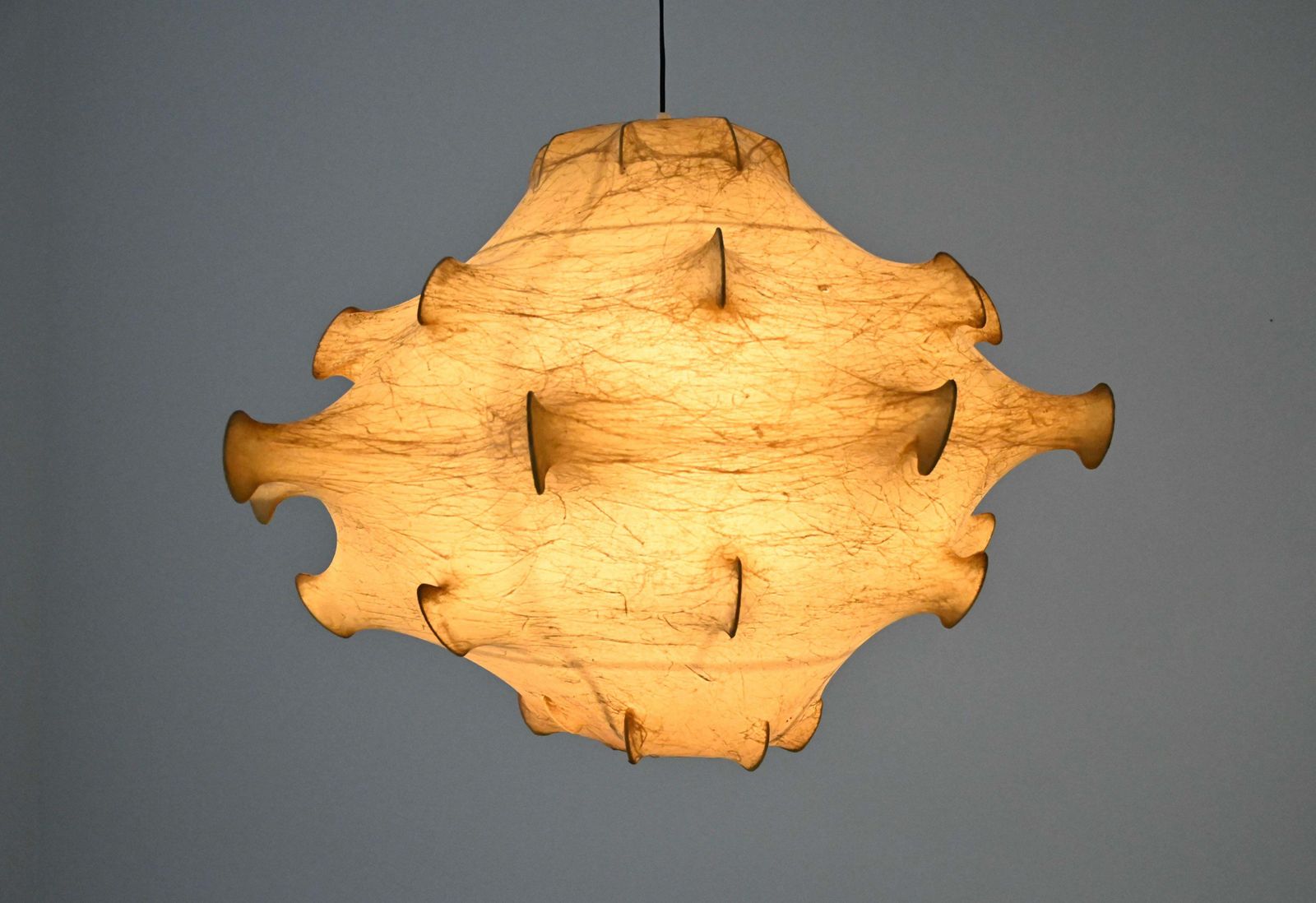 photo furniture Large Taraxacum Hanging Lamp By Achille & Pier Giacomo Castiglioni For Flos 1960
