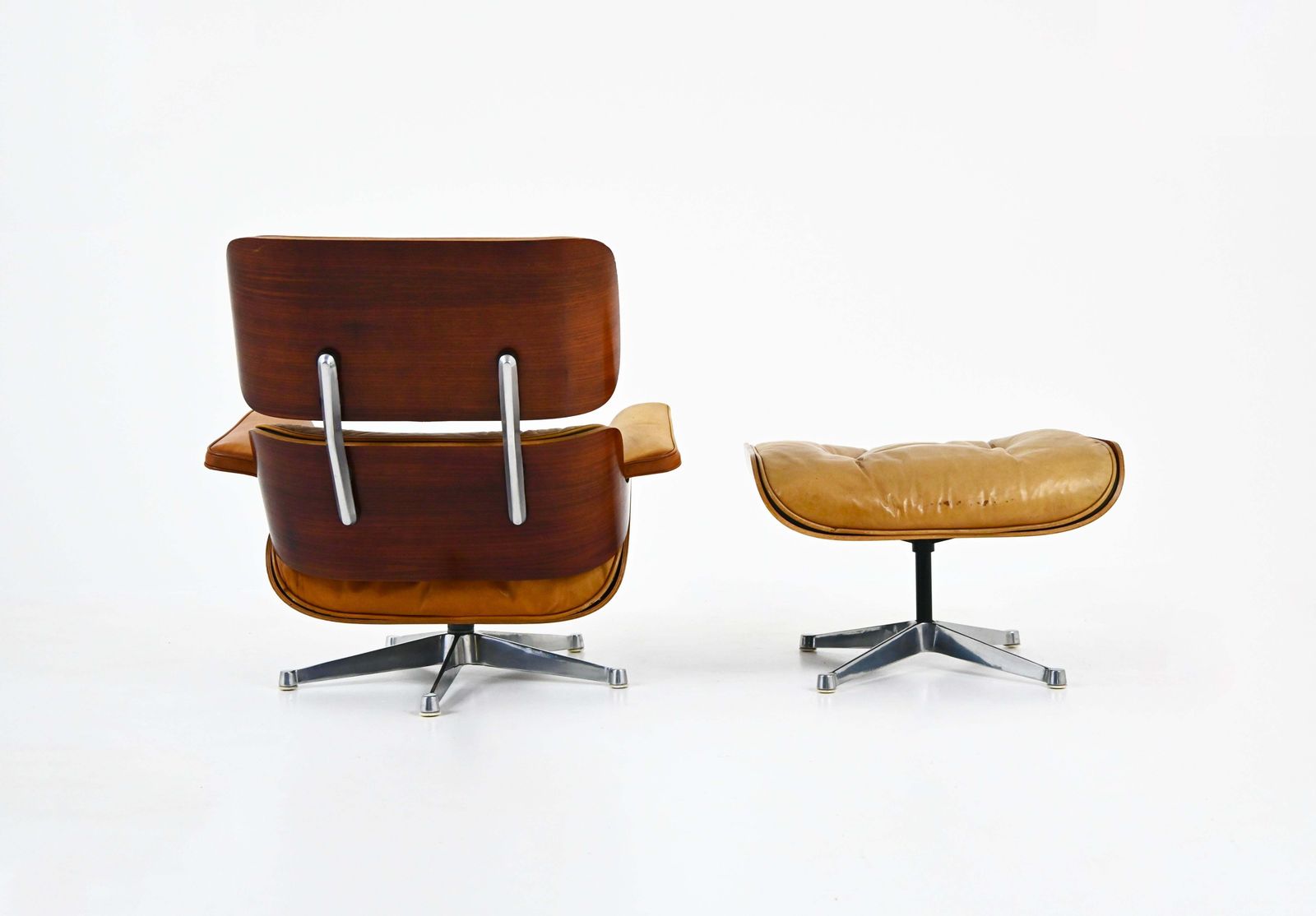 Lounge Chair & Ottoman By Charles & Ray Eames For Herman Miller, 1970s photo buy
