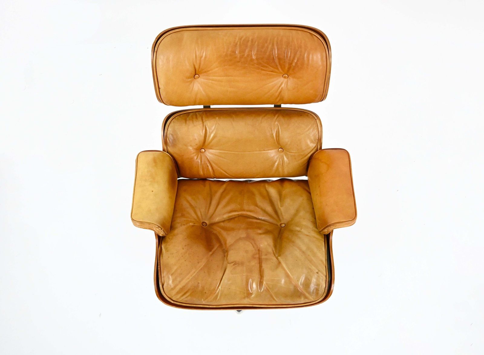 photo furniture Lounge Chair & Ottoman By Charles & Ray Eames For Herman Miller, 1970s