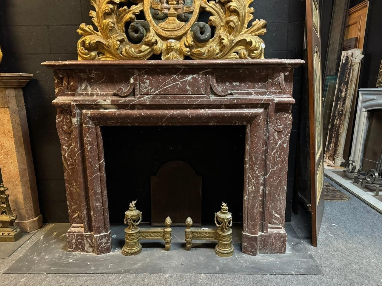 photo furniture Fine France Red Marble Fireplace With White Veins, Italy
