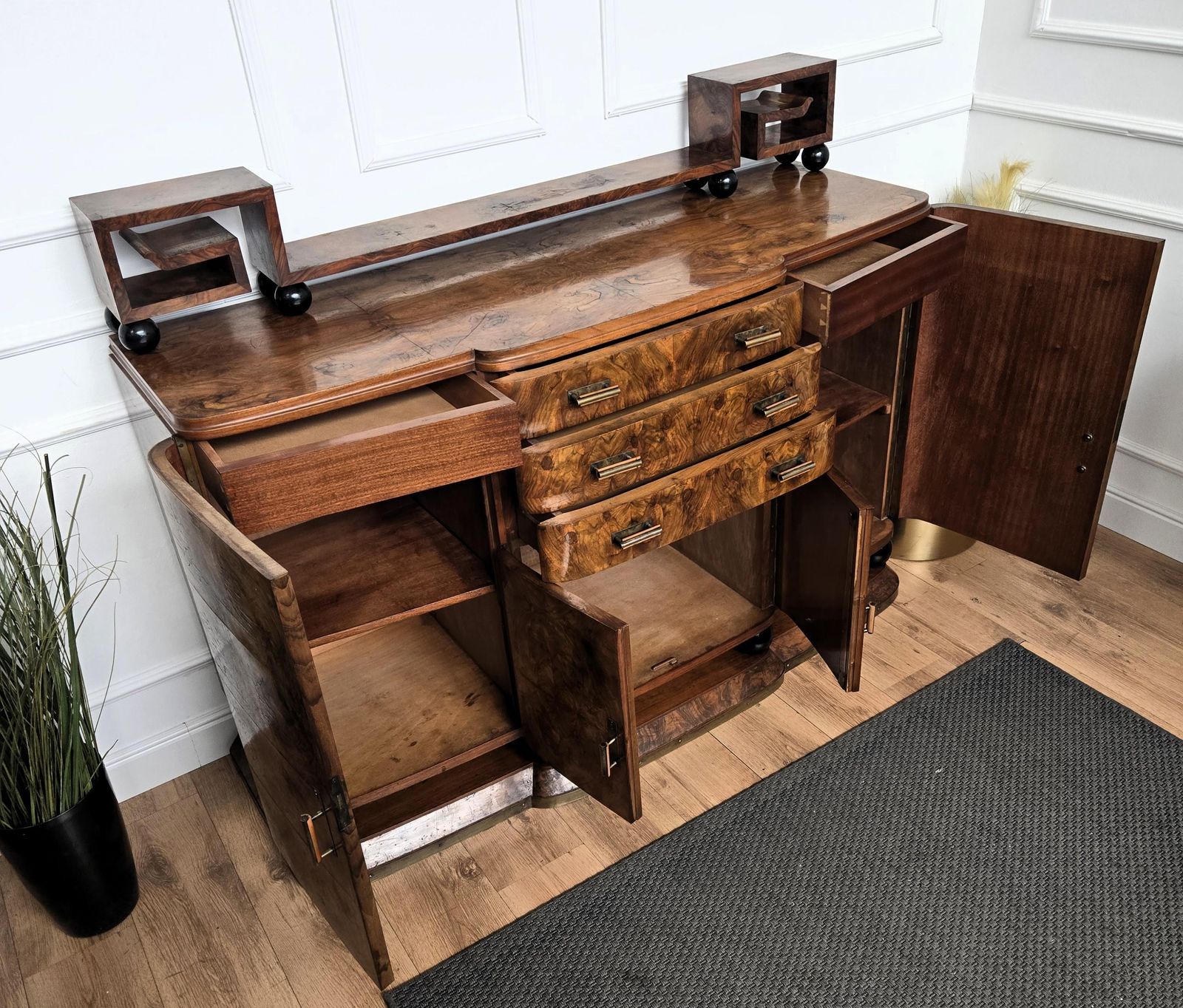 1940s Art Deco Mid Century Italian Walnut Burl Brass Sideboard Buffet Credenza photo vinterior