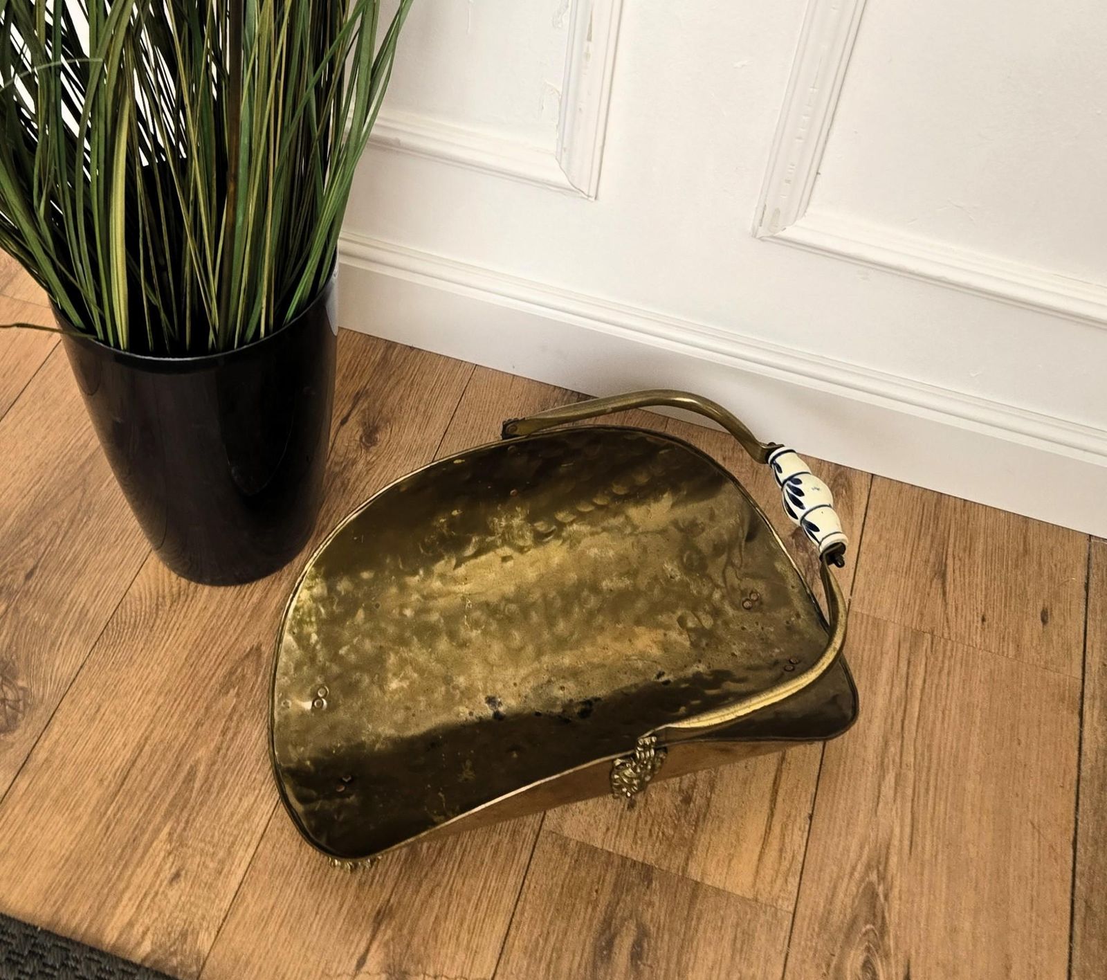 1970s Italian Gilt Brass Bronze Fireplace Wood Log Holder Rack photo vinterior
