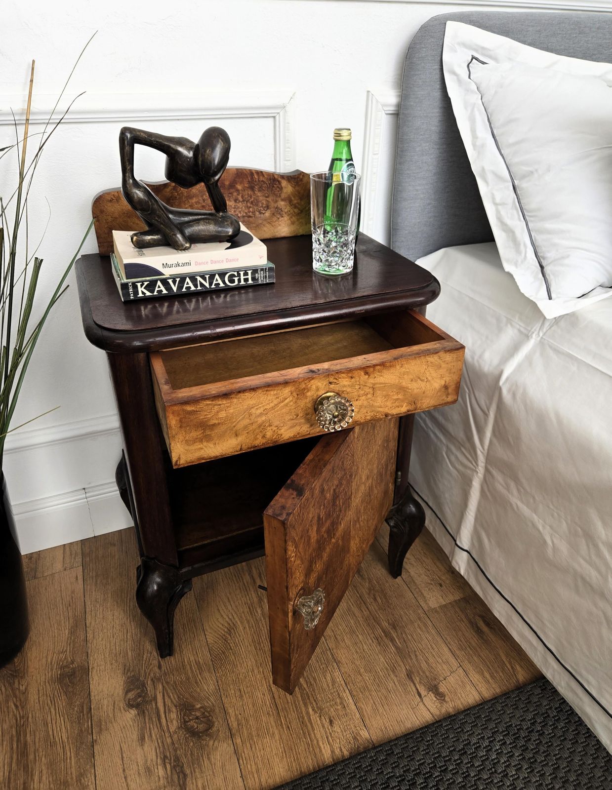 Pair Of Italian Art Deco Night Stands Bed Side Tables In Burl Walnut photo Furniture