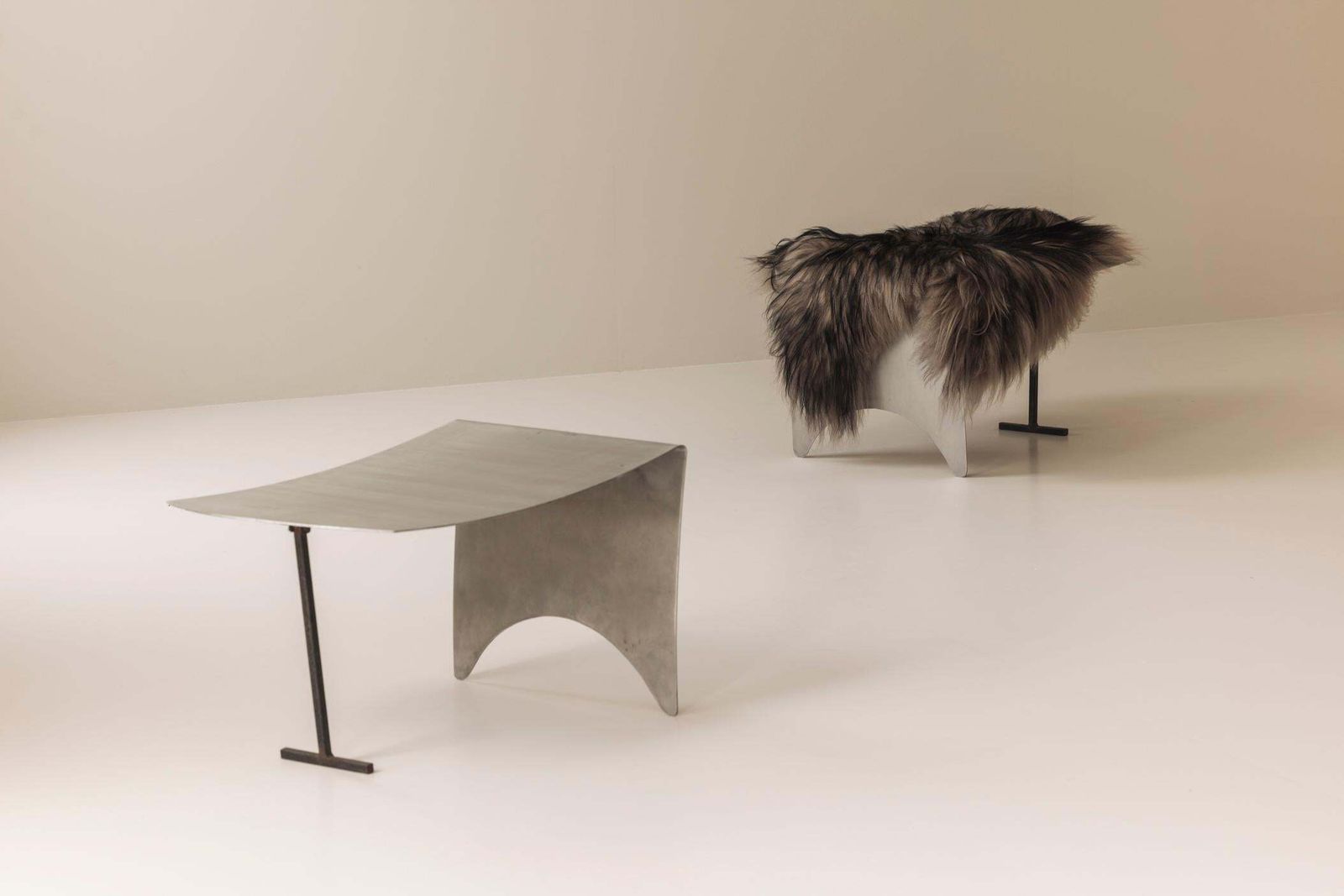 A Striking Set Modernist Curved Metal Stools From France, Dating To The 1980s. photo vinterior
