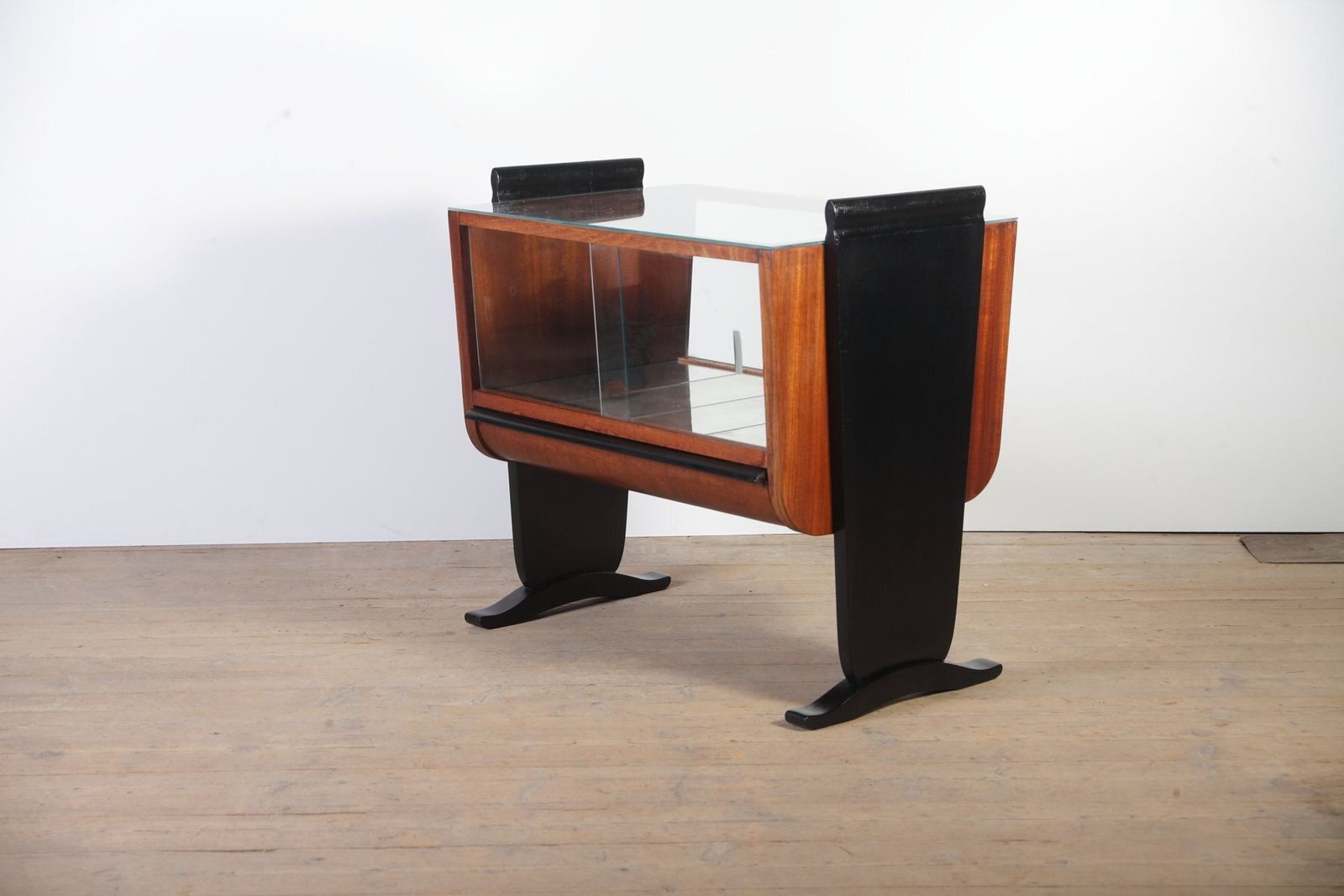 Art Deco Barkabinetje Van Jindrich Halabala Voor Up Závody, Jaren 1940 photo furniture