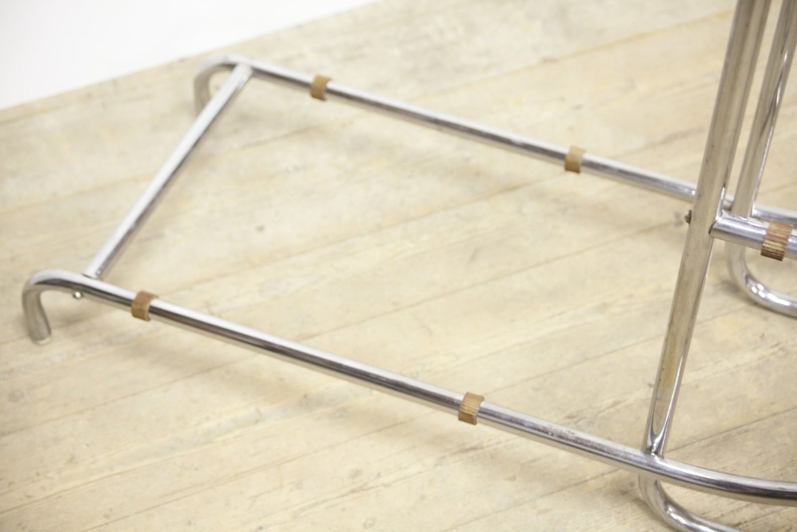 photo vintage Tubular Chrome Flower Stand By Hynek Gottwald, 1940s