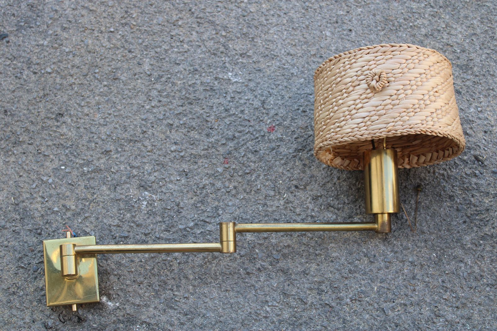 1354.0 Pair Of Bedside Lamps In Brass And Straw Italy 1970s Directional photo