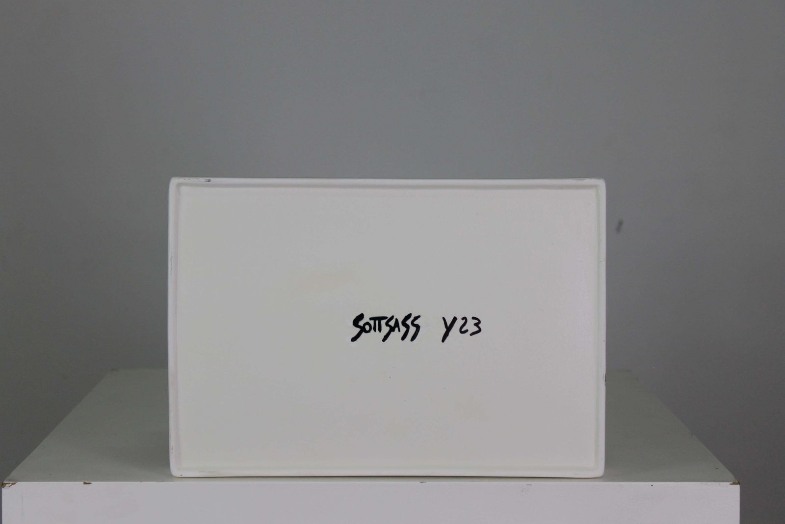 Ettore Sottsass Y23 Vase In White Enameled Ceramic Yantra Series Poltronova 70s photo 3903.0