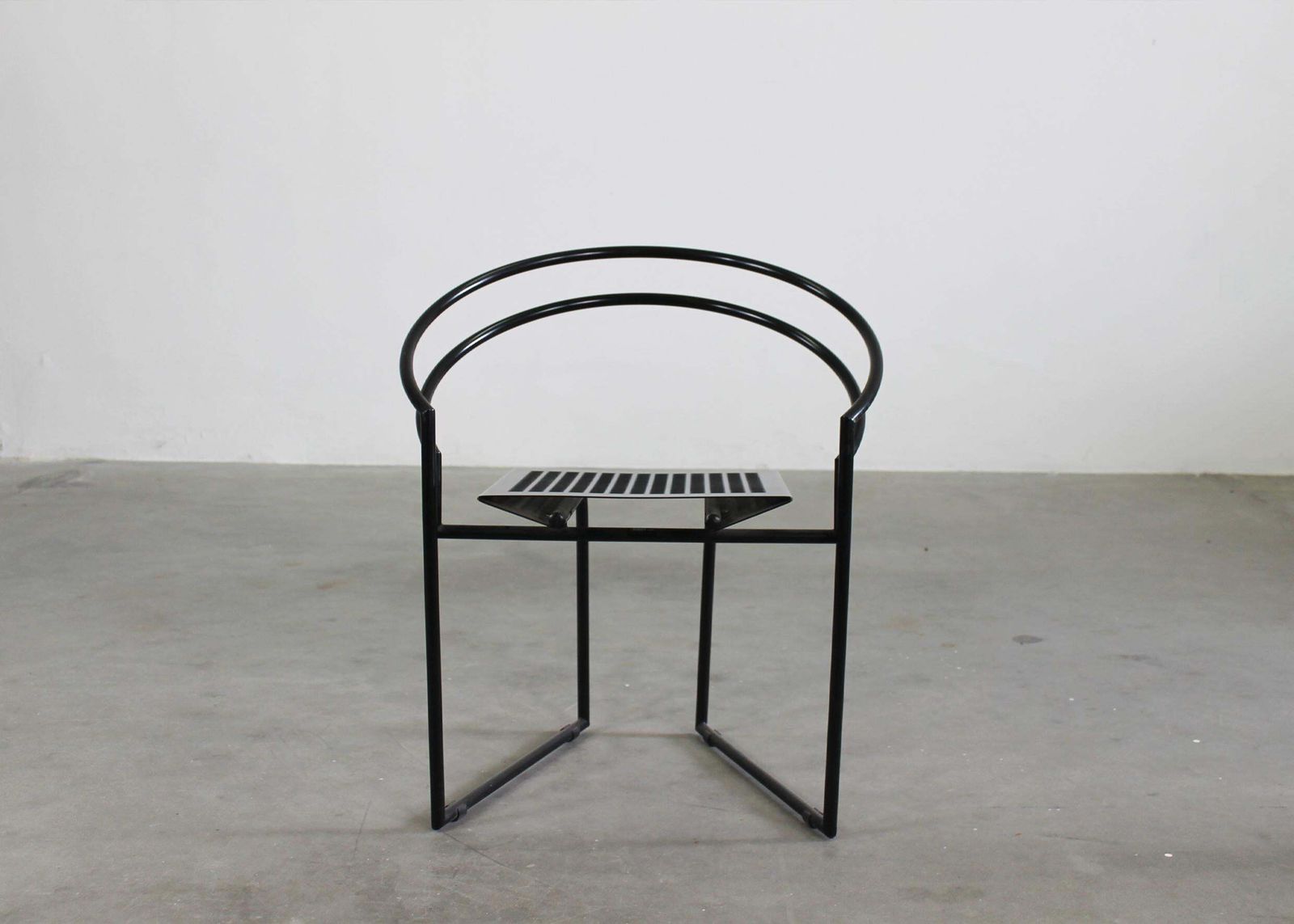 Mario Botta Set Of Six La Tonda Chairs In Black Lacquered Metal By Alias 1980s photo vinterior