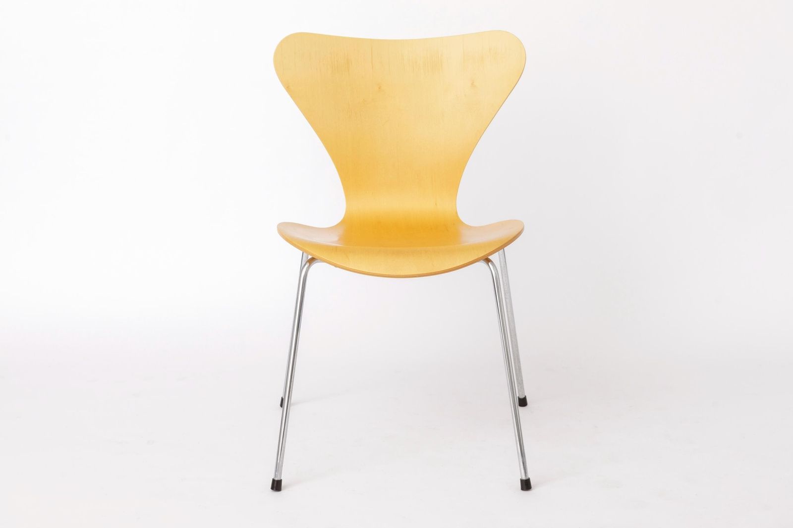 Arne Jacobsen Chair 3107 (Series 7), Beechwood Shell, Chrome Legs, Danish Design