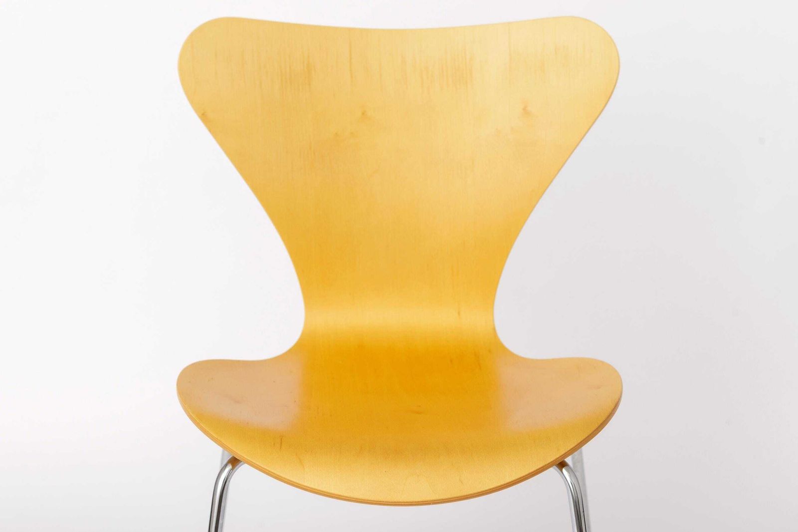 Arne Jacobsen Chair 3107 (Series 7), Beechwood Shell, Chrome Legs, Danish Design photo for sale