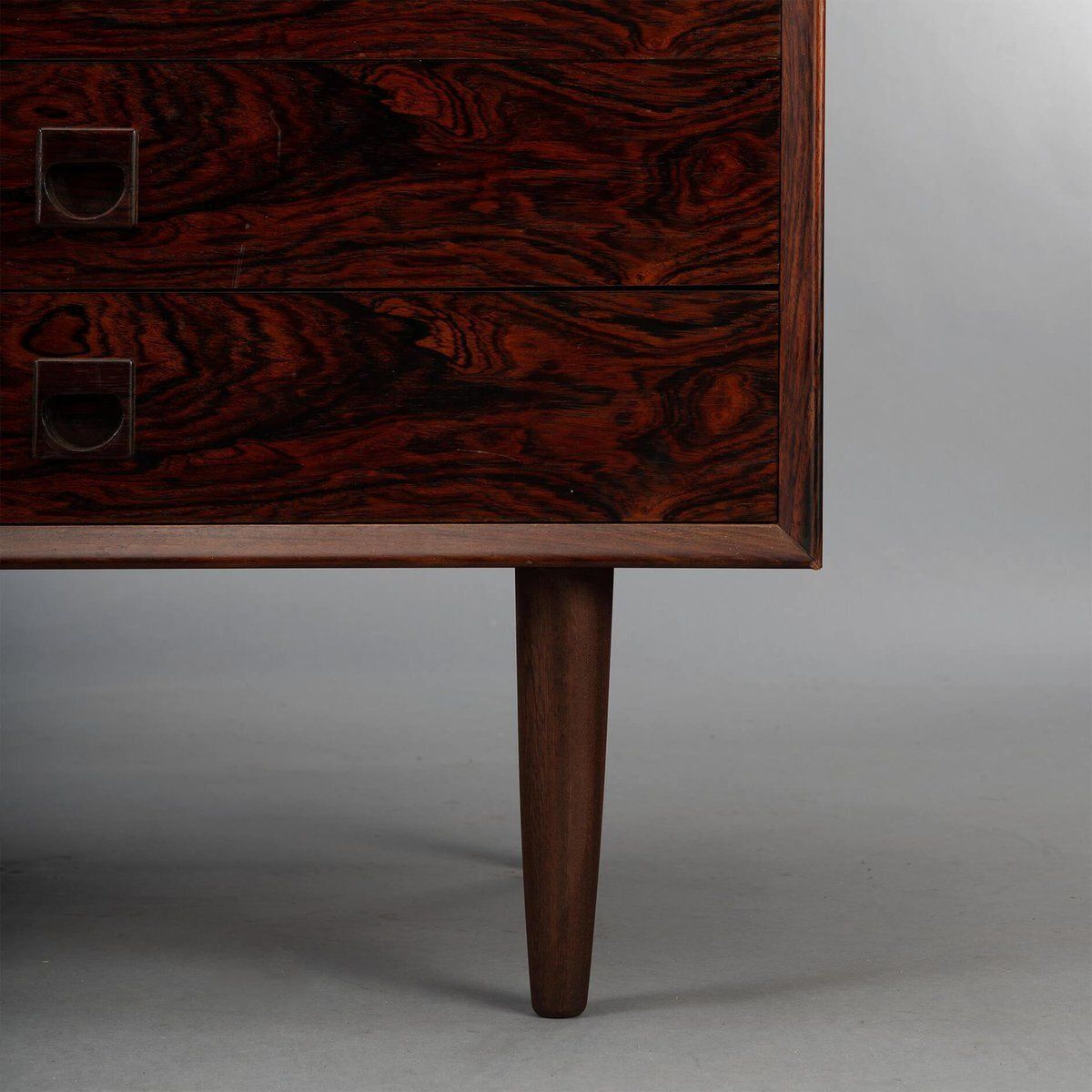 photo vintage Low Mid Century Rosewood Chest Of Drawers Attributed To Brouer Møbelfabrik, 1960s