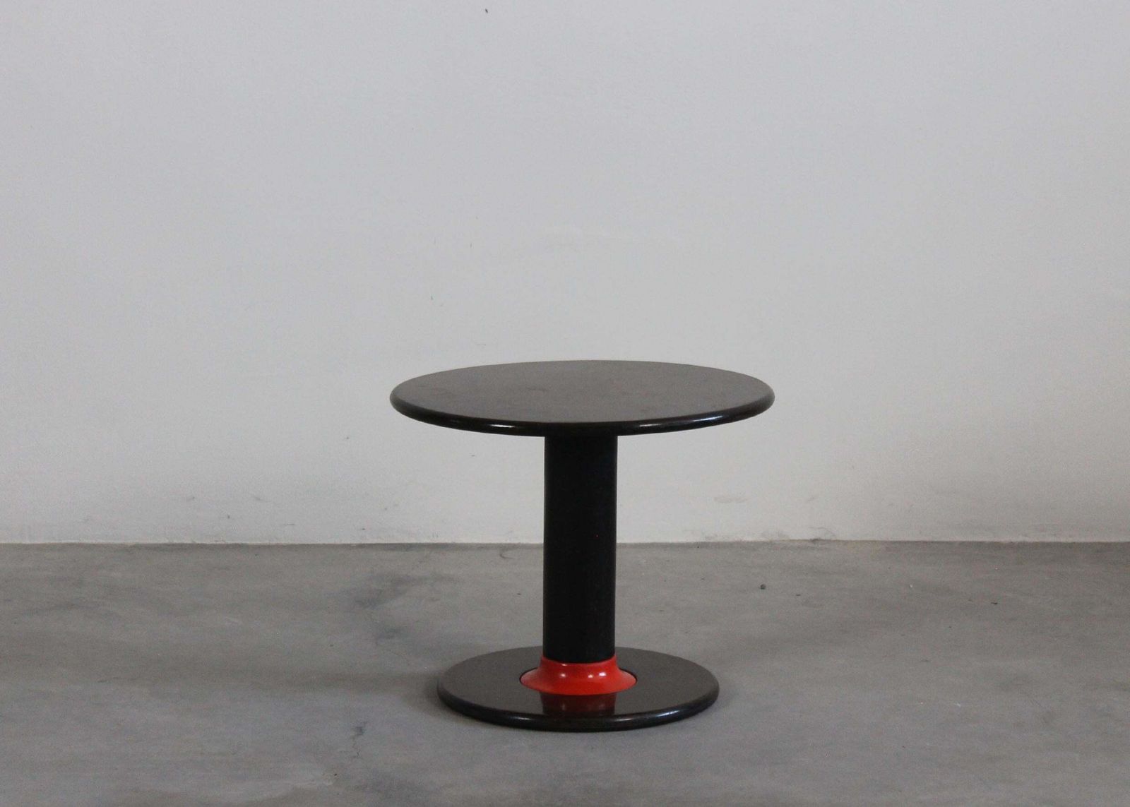 Ettore Sottsass Rocchettone Round Side Table In Walnut Wood By Poltronova 1960s photo furniture