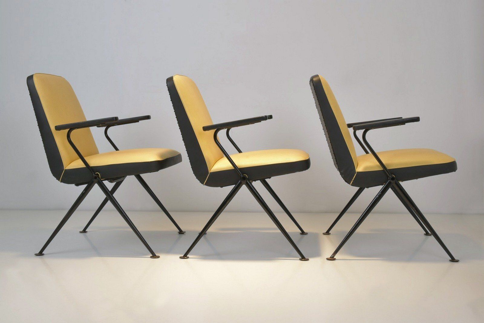 Armchairs In Steel Tube From Drabert, Germany, 1950s, Set Of 4 photo for sale
