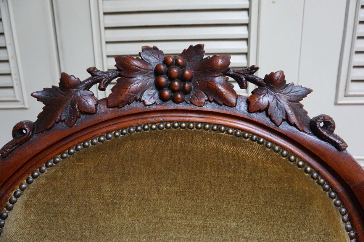 photo vintage Biedermeier Mahogany Armchair With Carved Grapes And Leaves Decoration On Top, 1870s