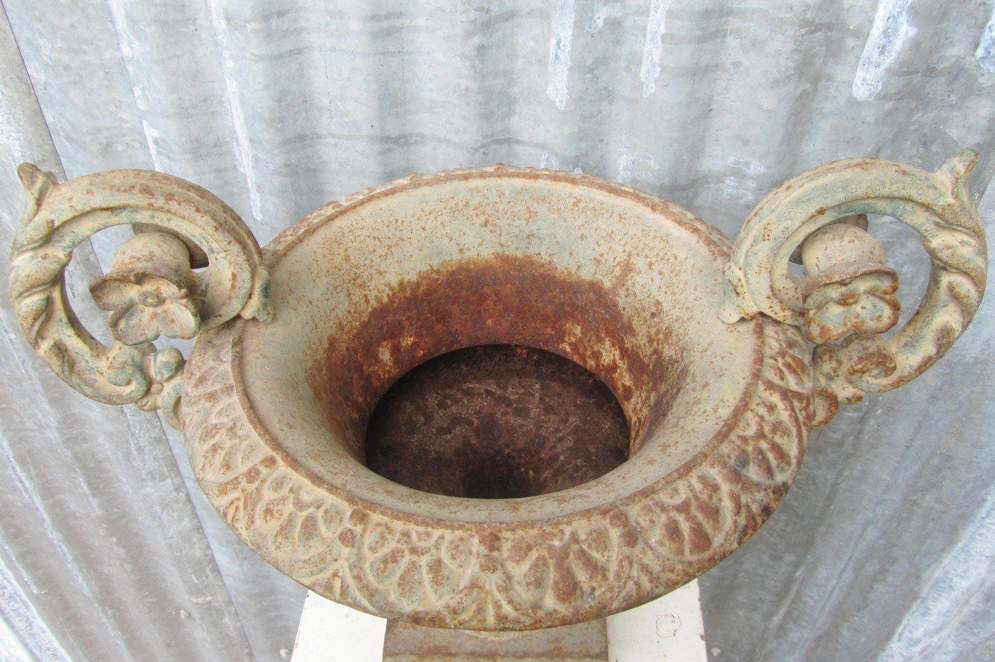590.0 Early 19th Century Cast Iron Planter With Scrolled Foliate Handles photo