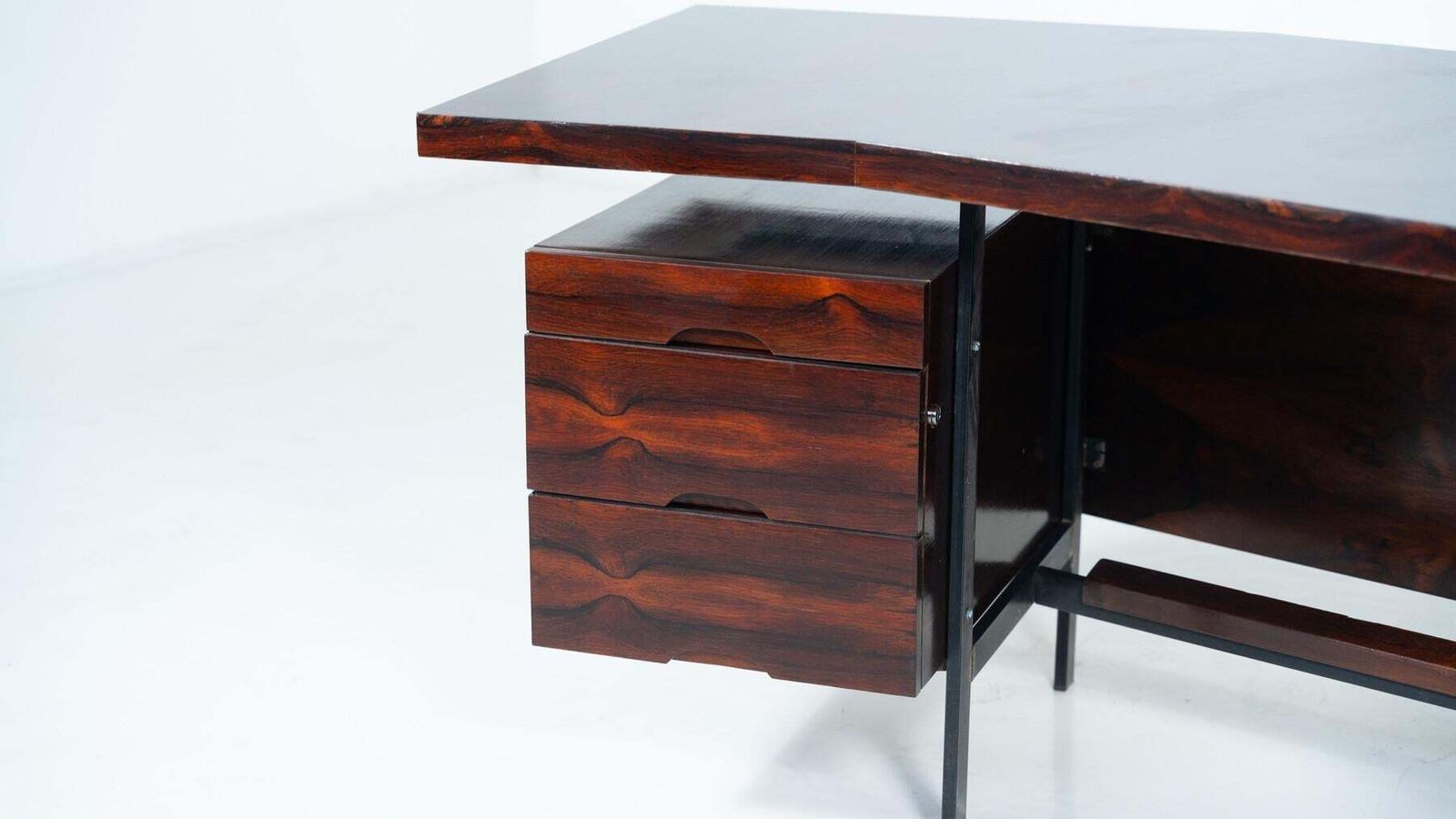 photo vintage Mid Century Modern Italian Wooden Desk With Drawers, 1960s