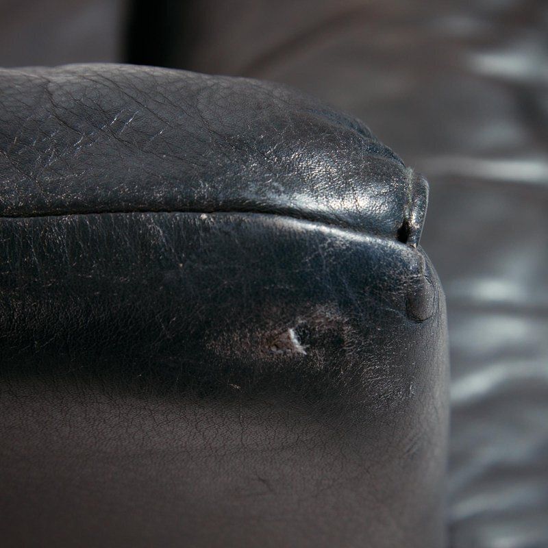 Ds 2011 2 Seater Sofa In Leather From De Sede photo buy