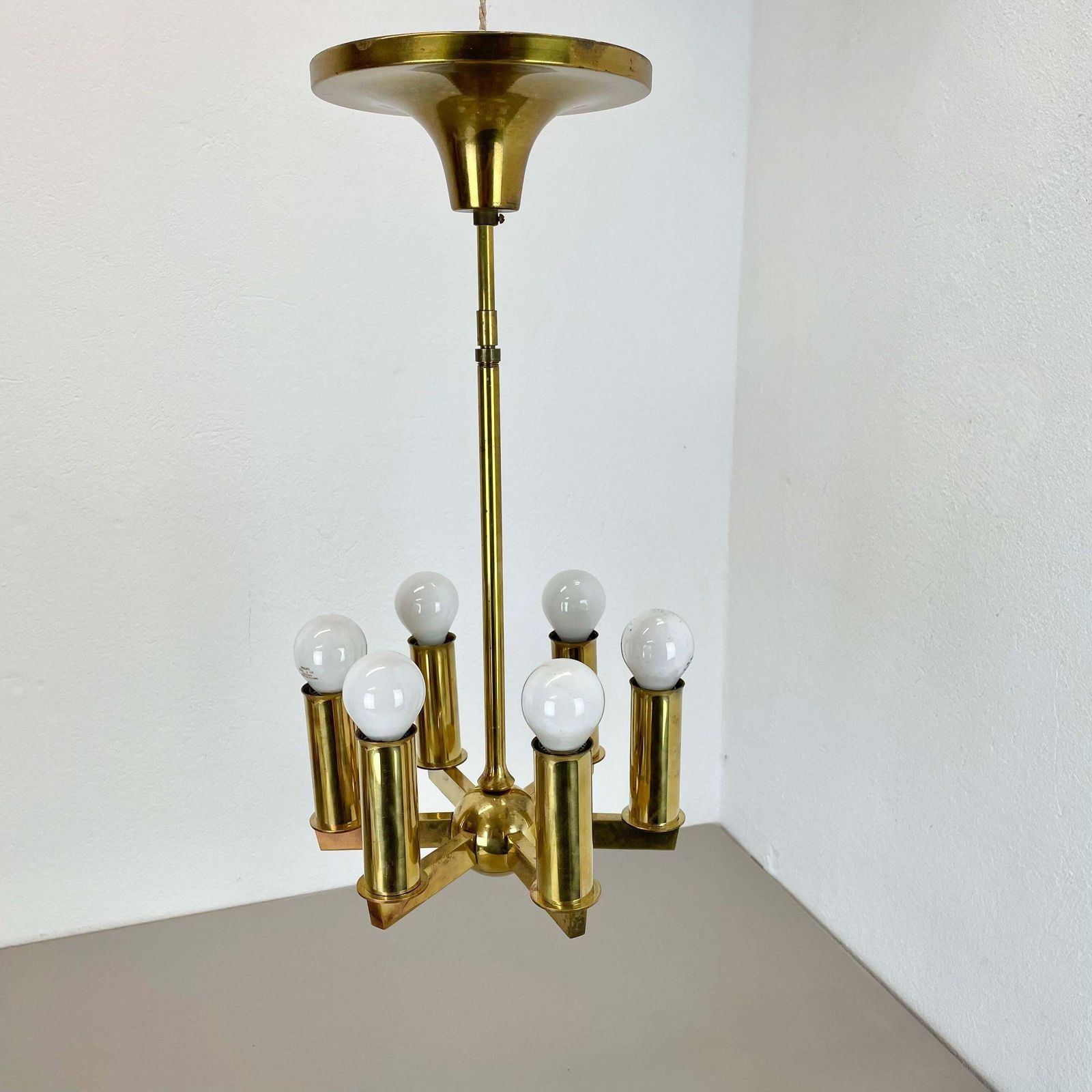 Unique Round Brass Gino Sarfatti Style Hanging Light Chandelier, Italy 1950s photo vinterior