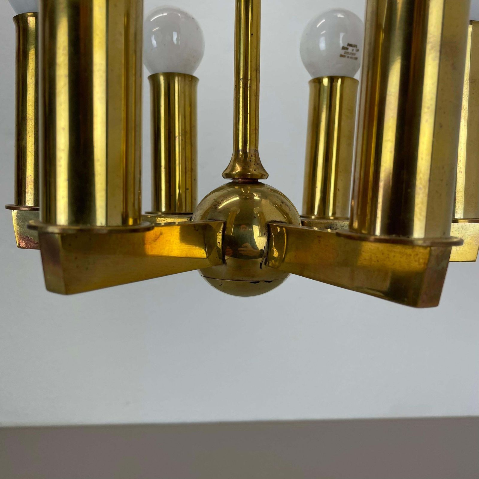 photo furniture Unique Round Brass Gino Sarfatti Style Hanging Light Chandelier, Italy 1950s