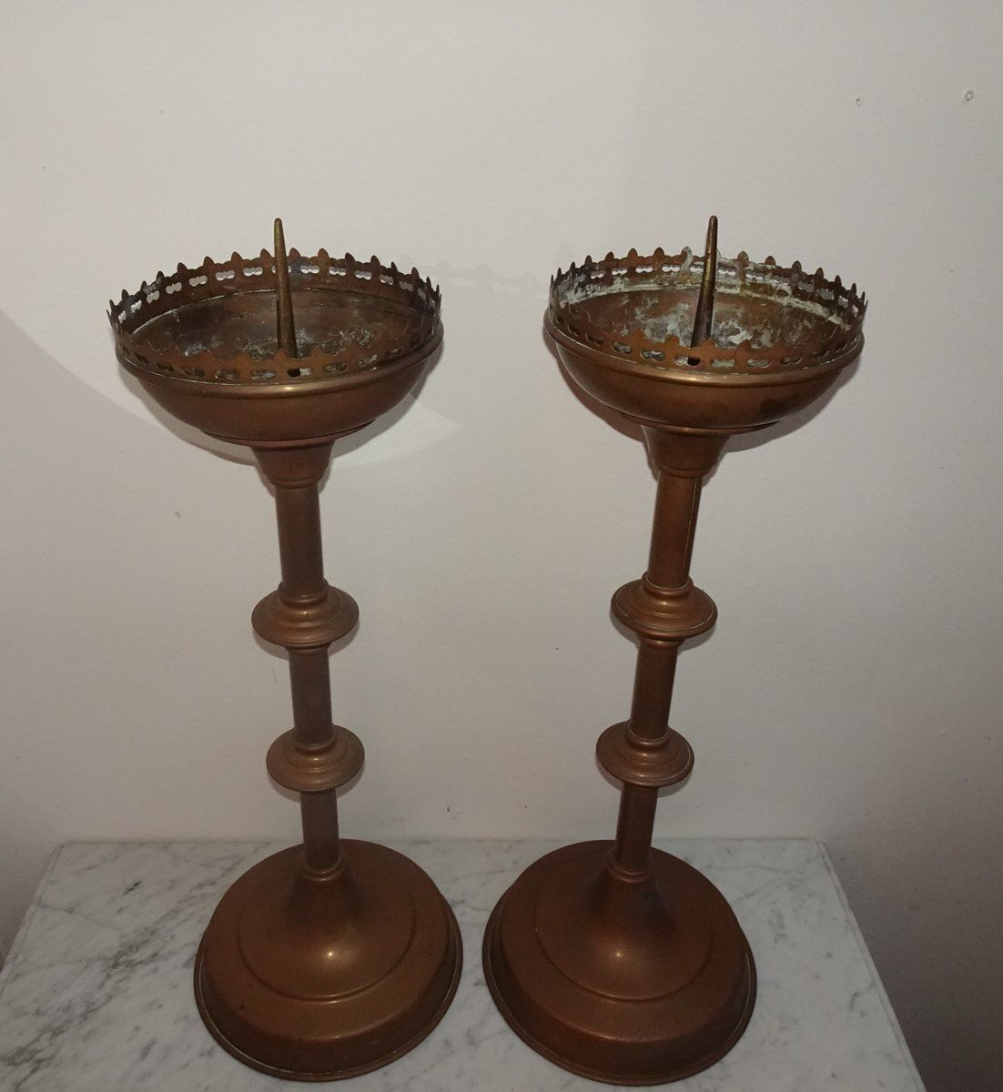 photo vintage Antique Brass Gothic Church Altar Candlesticks, 1890s, Set Of 2