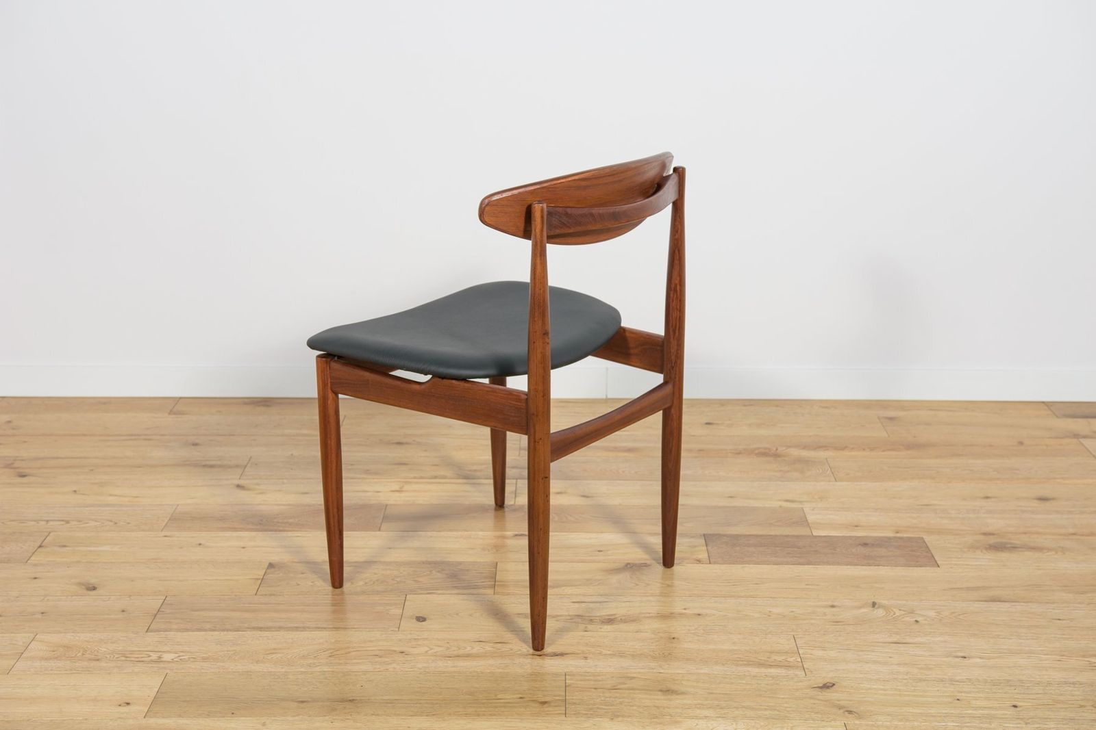 photo vinterior Mid Century Modern Teak Dining Chairs By Ib Kofod Larsen For G Plan, 1960s, Set Of 4