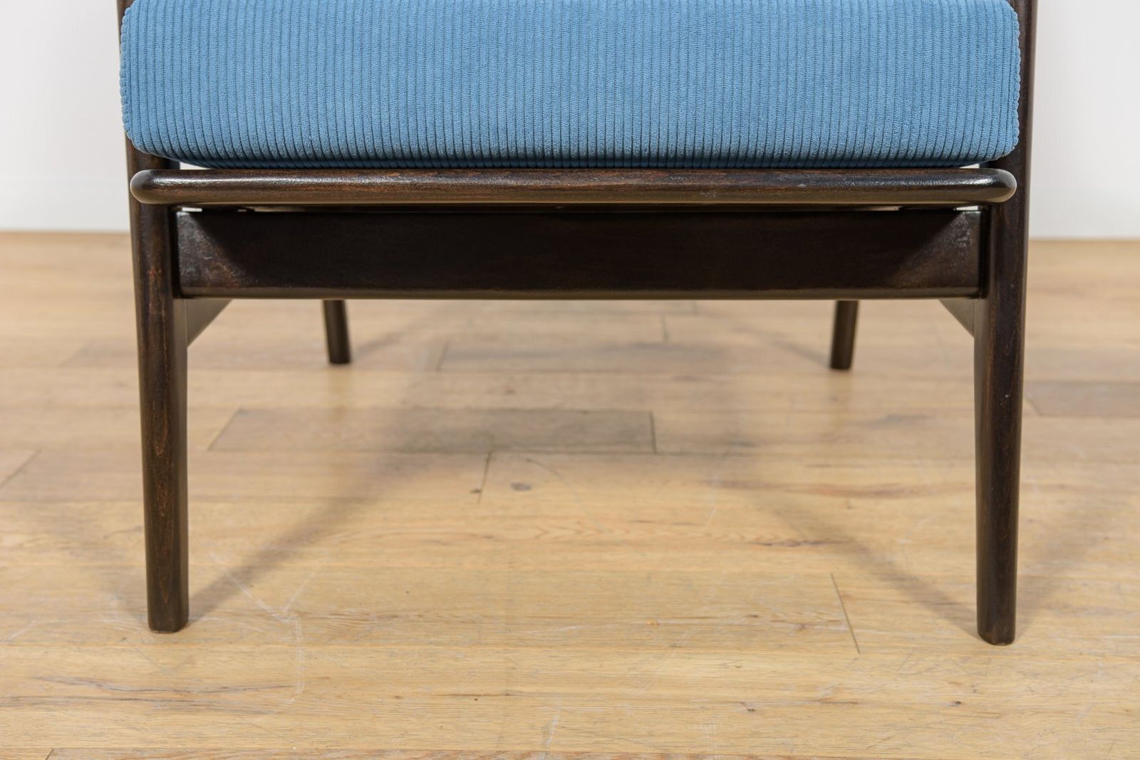 photo vinterior Mid Century Modern Model 300 139 Armchair From Swarzędz Furniture Factory, 1960s
