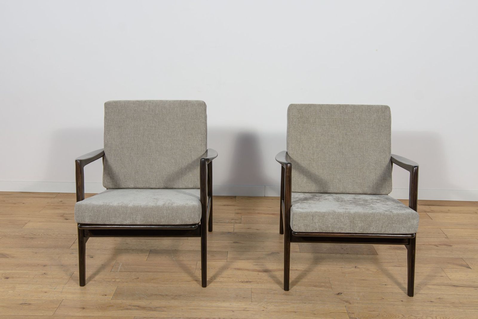 Model 300 139 Chairs From Swarzędz Factory, Poland, 1960s, Set Of 2 photo for sale