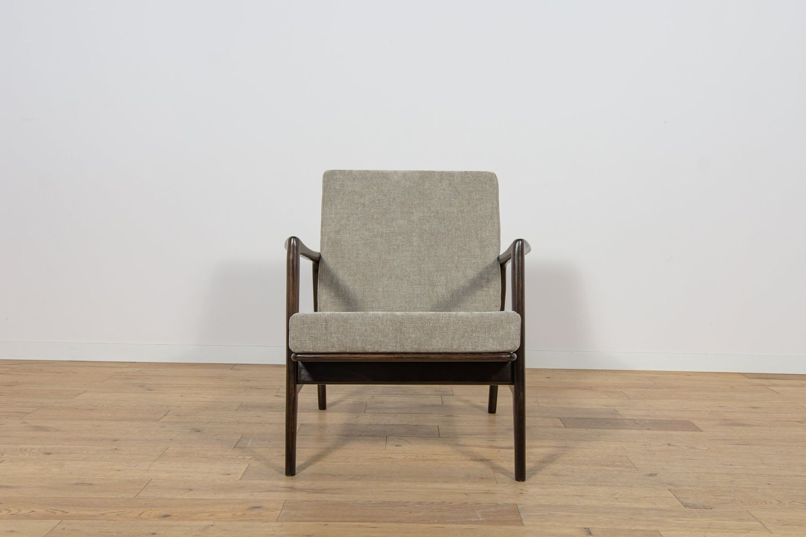 Model 300 139 Chairs From Swarzędz Factory, Poland, 1960s, Set Of 2 photo vintage