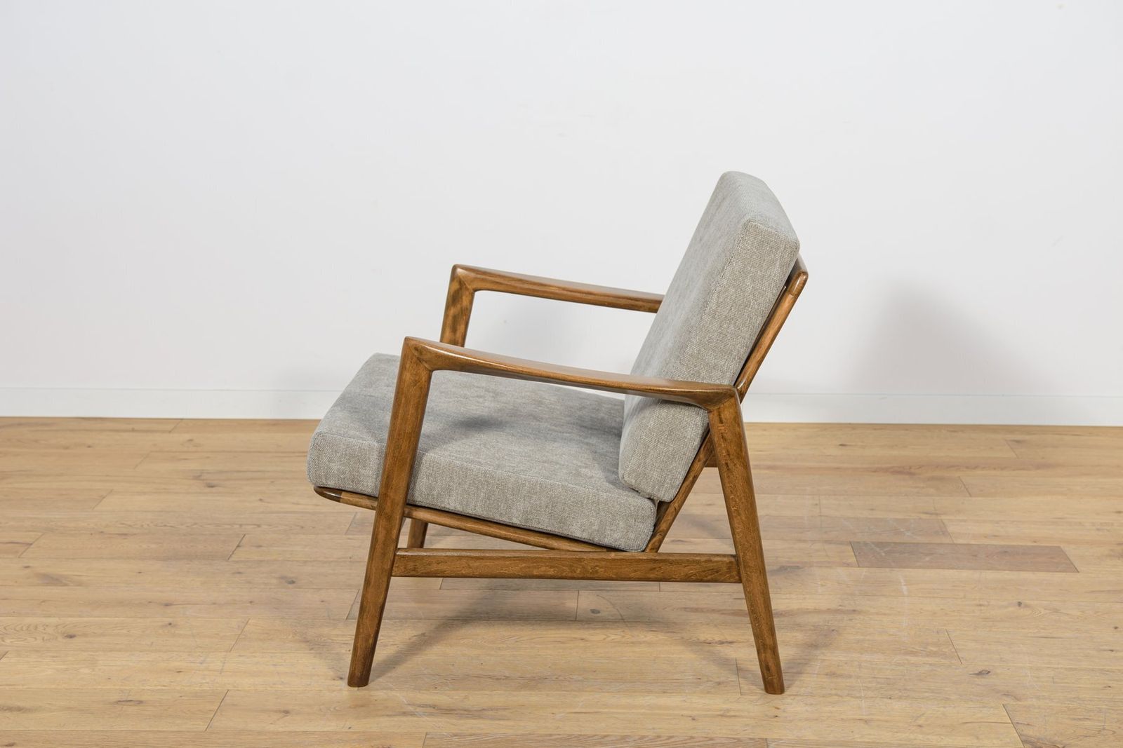 Mid Century Modern Model 300 139 Lounge Chair From Swarzędz Factory, Poland, 1960s photo Furniture