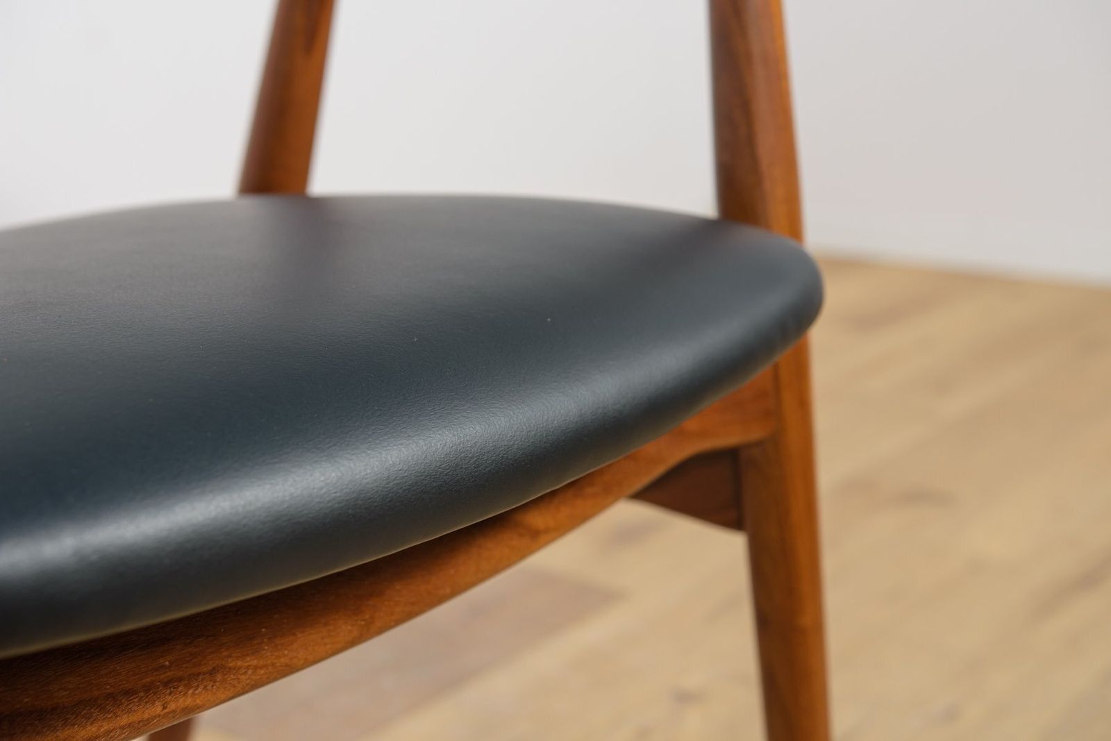 photo vinterior Mid Century Armchair By Th. Harlev For Farstrup Møbler, 1960s