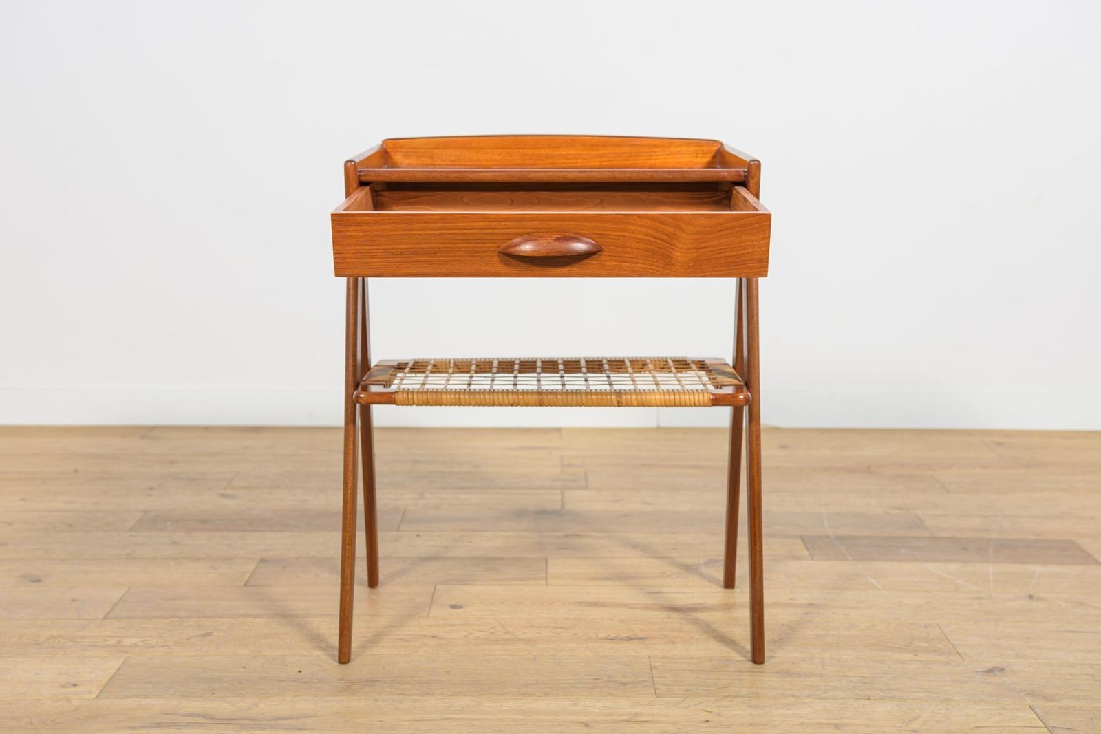 photo vintage Mid Century Modern Teak And Rattan Nightstands By Søren Rasmussen, 1960s, Set Of 2