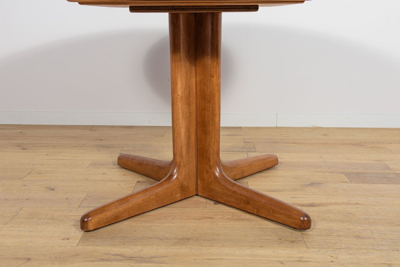 photo buy Mid Century Round Walnut Extendable Dining Table, United Kingdom, 1950s